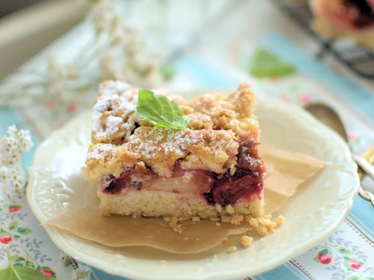 Kruche ciasto z owocami przepisy Joli - smaki, które zachwycają